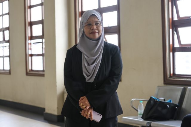 Perbicaraan-Muhyiddin-Pengarah-syarikat-pemenang-projek-RM141-juta-akui-bantu.jpg