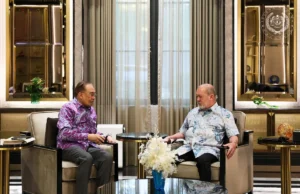 Agong telah diberi taklimat mengenai hasil Sidang Kemuncak ASEAN semasa pertemuan dengan Perdana Menteri.