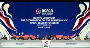 Asean: Timor-Leste menjadi ahli ASEAN ke-11, Perjanjian Damai KL ditandatangani.