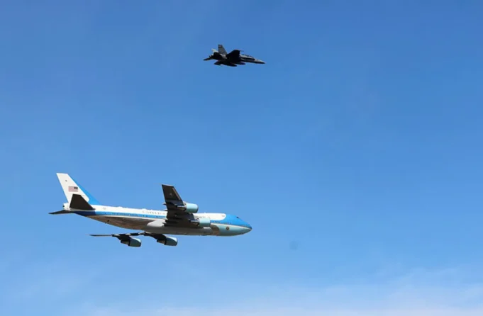 Tukar Jet Pejuang TUDM Iiringi Ketibaan Presiden Trump di Sidang Kemuncak ASEAN.