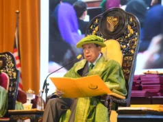 Sultan Selangor menekankan pentingnya nilai keinsanan dan peribadi mulia kepada graduan UPM.