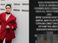 Fiza Frizzy baru-baru ini mengeluarkan sindiran kepada penyampai radio ‘Berattitude’, dengan menegaskan bahawa tingkah laku sebenar mereka tidak mencerminkan imej yang ditampilkan di media sosial. Dia mengungkapkan, “Tak hadap, tak hamak,” merujuk kepada sikap sebenar yang mungkin berbeza daripada apa yang diperlihatkan. Fiza tampaknya ingin menunjukkan betapa pentingnya kejujuran dalam menyampaikan peribadi di platform awam.