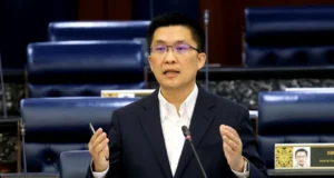 Pemimpin sekolah mendapat autonomi dalam pelaksanaan pengajaran bersama.