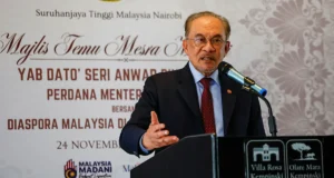 Perdana Menteri Anwar Ibrahim mengingatkan penduduk di kawasan banjir agar patuh kepada arahan pemindahan bagi memastikan keselamatan diri dan keluarga. Kerjasama semua pihak amat penting dalam situasi kecemasan ini.