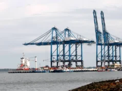 Pelabuhan Klang antara 10 pelabuhan kontena utama dunia.