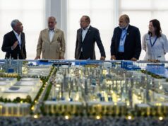 Maharani Freeport berpotensi menjadi game changer bagi Malaysia kerana ia akan menarik pelaburan asing, mencipta peluang pekerjaan dan merangsang ekonomi tempatan. Dengan kemudahan bebas cukai, ia dapat meningkatkan daya tarikan sektor pelancongan dan peruncitan, serta menggalakkan pertumbuhan industri kreatif. Kewujudan Maharani Freeport juga dapat meningkatkan keuntungan daripada perdagangan global dan memperkukuh posisi Malaysia dalam peta ekonomi dunia.
Tajuk: “Maharani Freeport: Merintis Revolusi Ekonomi Malaysia”