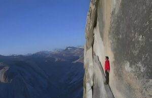 “Thank God Ledge: Keberanian dan Ketinggian di Half Dome, Yosemite”