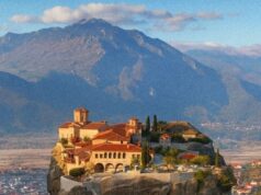 Keagungan dan Warisan: Monumen Keagamaan Kuil Greek Orthodox Holy Trinity