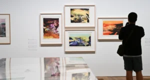 Pameran percetakan Asia pertama Zao Wou-Ki dibuka di M+ Hong Kong.