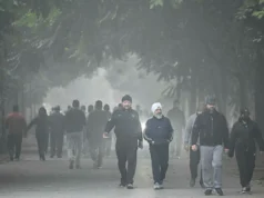 Lapangan Terbang Delhi membatalkan 126 penerbangan akibat kabus tebal yang mengganggu operasi.