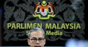 Algoritma media sosial yang adiktif mengancam keselamatan dan perkembangan kanak-kanak.