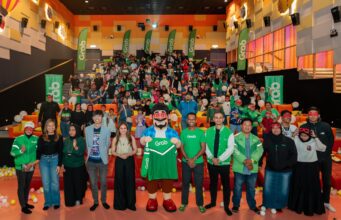 Grab telah menganjurkan acara istimewa untuk mengucapkan terima kasih kepada rakan-pemandu dan rakan-penghantar mereka. Bersama keluarga, mereka dapat menikmati tayangan “Papa Zola The Movie”. Inisiatif ini bukan sahaja merapatkan hubungan, tetapi juga memberi peluang kepada semua untuk bersantai dan merayakan sokongan yang diterima dari satu sama lain. Acara ini mencerminkan penghargaan Grab terhadap peranan penting yang dimainkan oleh rakan-rakan dalam komuniti mereka.