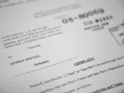 Batch pertama dokumen Epstein yang banyak disunting telah dikeluarkan oleh Jabatan Keadilan AS.
