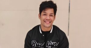 Kamal Adli meluahkan kekecewaannya setelah hasrat untuk bertemu Hawra tidak tercapai. Dia merasakan seolah-olah semua usaha yang dibuat untuk menghadiri acara di Kuala Lumpur adalah sia-sia. Perasaan ini menggambarkan betapa pentingnya pertemuan tersebut baginya.