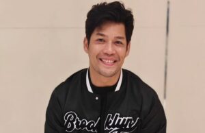 Kamal Adli meluahkan kekecewaannya setelah hasrat untuk bertemu Hawra tidak tercapai. Dia merasakan seolah-olah semua usaha yang dibuat untuk menghadiri acara di Kuala Lumpur adalah sia-sia. Perasaan ini menggambarkan betapa pentingnya pertemuan tersebut baginya.