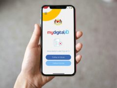 Tajuk: Impak Penggunaan MyDigital ID terhadap Pengguna dan Ekonomi: Kesan dari Uji Kajian 18 Bank
Kesan serius pada pengguna dan ekonomi jika 18 bank menggunakan MyDigital ID termasuk:
Kehilangan Keyakinan Pengguna: Jika sistem tidak berfungsi dengan baik, pengguna mungkin kehilangan keyakinan terhadap keselamatan dan privasi data mereka.
Risiko Penipuan dan Kecurian Identiti: Masalah keselamatan dalam sistem boleh menyebabkan peningkatan kes penipuan dan kecurian identiti.
Gangguan Aktiviti Ekonomi: Sekiranya pengguna menghadapi masalah, ia boleh menyebabkan gangguan kepada transaksi kewangan dan ekonomi.
Kesulitan Akses: Kesukaran dalam menggunakan sistem baru mungkin mengehadkan akses kepada perkhidmatan perbankan, terutamanya bagi kumpulan rentan.
Kesan kepada Reputasi Bank: Masalah yang timbul boleh menjejaskan reputasi bank dan mengurangkan kepercayaan di kalangan pelanggan.
Implikasi Undang-Undang: Potensi pelanggaran data boleh menyebabkan tindakan undang-undang dan penalti bagi institusi yang terlibat.
Kesan Rantaian Ekonomi: Masalah yang dialami oleh bank mungkin mempengaruhi sektor lain, termasuk perniagaan yang bergantung kepada sistem perbankan.