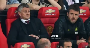 Carrick dan Solskjaer dalam pertimbangan untuk jawatan sementara Man Utd.