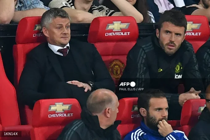 Carrick dan Solskjaer dalam pertimbangan untuk jawatan sementara Man Utd.
