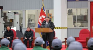 Kim Jong Un memecat pegawai kanan kerana kegagalan projek ekonomi.