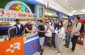 Farmasi R melancarkan kempen CNY dengan video muzik selebriti.