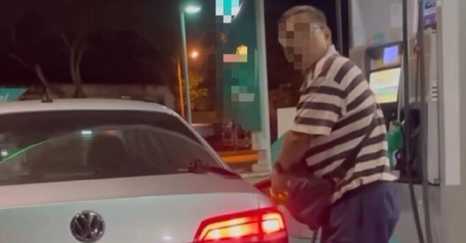 KPDN Johor telah diminta untuk menyiasat dakwaan mengenai tindakan ‘curi’ RON95, di mana kenderaan dengan nombor plat Singapura menggunakan selotape untuk menutup nombor plat mereka. Isu ini menimbulkan kebimbangan tentang penyalahgunaan minyak yang disubsidi dan kegiatan penyeludupan. Langkah siasatan perlu diambil untuk memastikan tindakan tegas terhadap mereka yang terlibat serta untuk melindungi kepentingan pengguna tempatan.