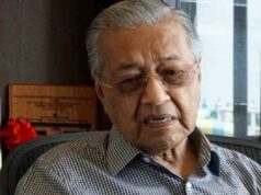 Tun Dr. Mahathir mengalami kecederaan pada pinggul kanannya setelah terjatuh di kediamannya.