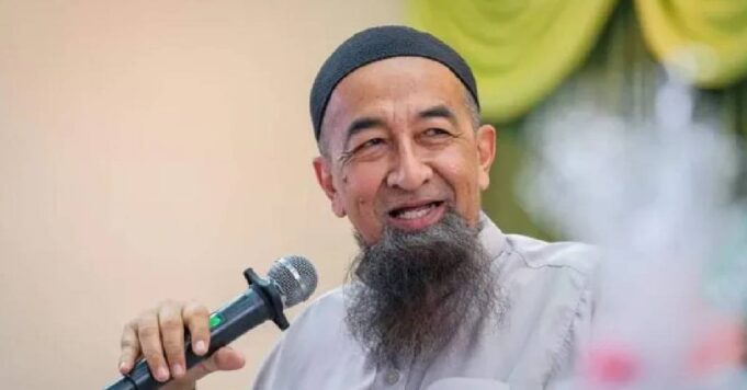 Gelaran Syed dan Syarifah merujuk kepada individu yang berasal dari keturunan Nabi Muhammad S.A.W melalui garis keturunan Fatimah dan Ali. Mereka dianggap sebagai pewaris yang membawa maruah dan tanggungjawab besar dalam masyarakat Islam. Namun, terdapat pandangan yang mengingatkan bahawa gelaran ini seharusnya tidak dijadikan sebagai alat untuk membanggakan diri atau menunjukkan kelebihan berbanding orang lain, kerana semua umat Islam mempunyai kedudukan yang sama di sisi Allah. Penekanan harus diberikan kepada akhlak dan sumbangan positif kepada masyarakat, bukan semata-mata kepada keturunan. Dengan demikian, walaupun gelaran tersebut mempunyai nilai sejarah dan spiritual, ia harus dimanfaatkan untuk memperkukuh perpaduan dan keharmonian dalam masyarakat.