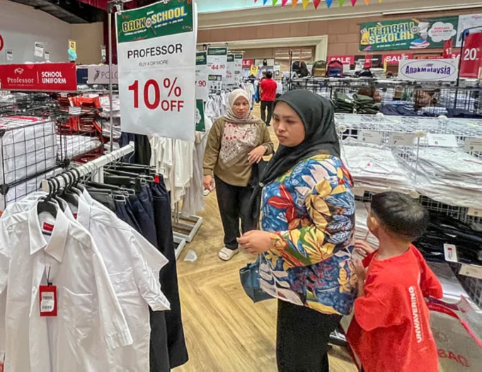 Lebih 900,000 pelajar Selangor layak untuk bantuan sekolah RM150.