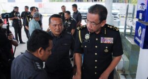 Fenomena Pelik: Jualan Minyak di Sempadan Menjadi Tumpuan di Beberapa Stesen