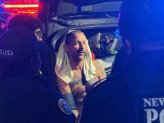 Shia LaBeouf mengalami pelbagai cabaran dan peristiwa dalam hidupnya, termasuk masalah dengan ketagihan, tangkapan oleh pihak berkuasa, dan perjalanan ke arah pemulihan serta penemuan diri. Dia juga telah terlibat dalam beberapa projek seni dan filem yang mencerminkan evolusinya sebagai seorang artis.
Tajuk yang sesuai: “Perjalanan Hidup Shia LaBeouf: Dari Bintang Hollywood ke Penemuan Diri”