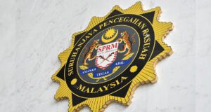 Bekas Pengarah Telekomunikasi Ditahan SPRM atas Tuduhan Rasuah