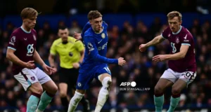 Chelsea dan Villa terikat ketika perlumbaan Liga Juara-Juara semakin getir.