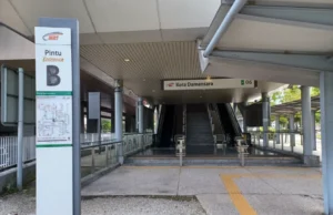 Seorang wanita telah menjadi mangsa samun beg tangan di MRT Kota Damansara dan kini sedang mencari maklumat atau bantuan.