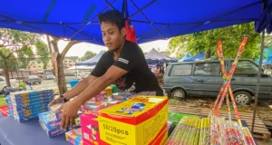 Polis KL hanya membenarkan ‘Happy Boom’ dan ‘Pop-Pop’ untuk CNY.