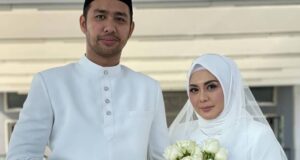 Zulin Aziz telah mengumumkan bahawa beliau dan pasangannya telah bercerai pada 18 Disember yang lalu.