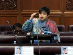 Petronas mengekalkan pengeluaran minyak dan gas di Sabah walaupun harga merosot.