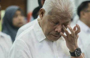 Kekacauan kuasa menggoncang Bersatu, mengancam blok pembangkang.