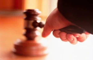 Seorang lelaki Australia didakwa dengan 596 kesalahan jenayah berkaitan penderaan kanak-kanak.