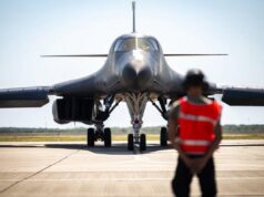 Pendaratan Strategik: Pesawat Pengebom B-1B Lancer Amerika di Pangkalan …