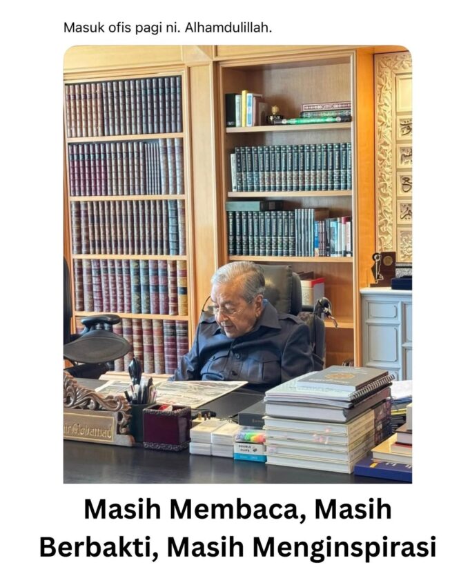 Rindu Pemimpin: Tun Dr Mahathir Kembali Ke Pejabat