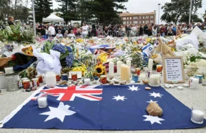 Ibu kepada suspek pembunuh di Bondi Beach menerima ancaman bunuh, diberitahu di mahkamah.