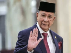 Sultan Kedah dan keluarga diraja menghadiri majlis sambutan Aidilfitri bersama penjawat awam.