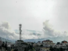 Serangan Israel membunuh tiga wartawan di selatan Lubnan.