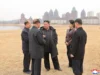 Korea Utara menguji pelancar roket berkemampuan nuklear yang dipantau oleh Kim Jong Un.