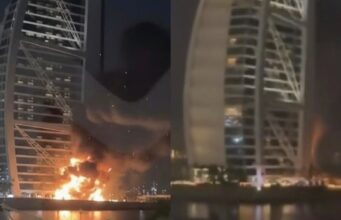 Video menunjukkan insiden di Hotel Burj Al Arab, Dubai, ketika serpihan dari peluru berpandu menyebabkan kebakaran kecil. Kejadian itu menarik perhatian ramai, walaupun hotel ikonik ini terkenal dengan tahap keselamatannya yang tinggi. Dalam klip tersebut, kita dapat melihat reaksi cepat pasukan penyelamat yang berusaha mengawal situasi. Walau bagaimanapun, tiada laporan kecederaan serius, dan hotel ini beroperasi seperti biasa selepas insiden tersebut.