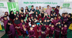 Ingat Santan, Ingat Kara! Jom saksikan bagaimana Kara menggabungkan rasa bersama penghuni Rumah Titian Kaseh di bulan Ramadan ini! Dapatkan inspirasi resipi unik yang memikat selera dan merayakan keindahan kebersamaan dalam ibadah puasa. Saksikan setiap detik keistimewaan santan Kara yang menjadikan hidangan lebih istimewa dan berkesan!