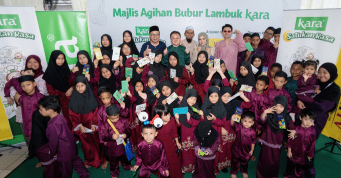 Ingat Santan, Ingat Kara! Jom saksikan bagaimana Kara menggabungkan rasa bersama penghuni Rumah Titian Kaseh di bulan Ramadan ini! Dapatkan inspirasi resipi unik yang memikat selera dan merayakan keindahan kebersamaan dalam ibadah puasa. Saksikan setiap detik keistimewaan santan Kara yang menjadikan hidangan lebih istimewa dan berkesan!