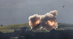 Serangan udara Israel membunuh wartawan di selatan Lebanon.