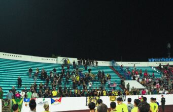 Sokongan Padu Penyokong Malaysia di Stadium Thi…