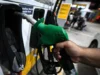 Diesel melambung di atas RM6, RON97 memberikan sedikit kelegaan.